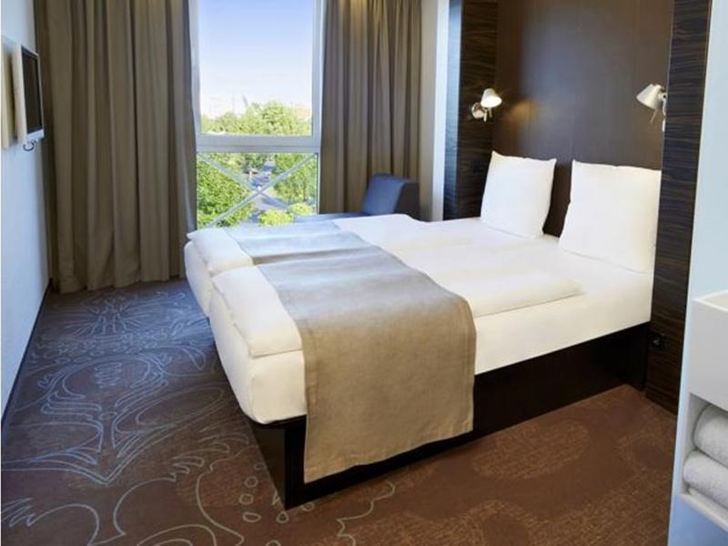 B&B Hotel Berlin-Dreilinden Клайнмахнов Екстериор снимка